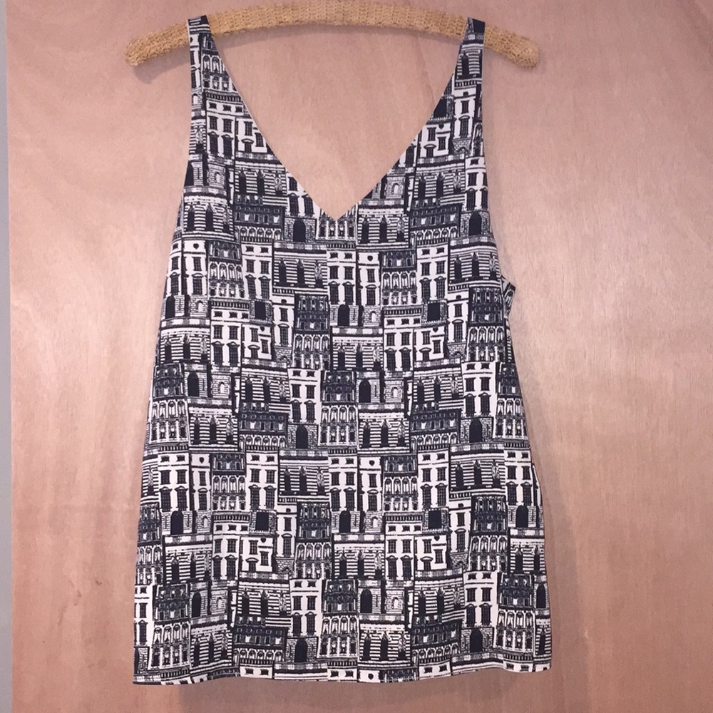 ✨Host Pick✨Banana Republic - Adjustable Tank
